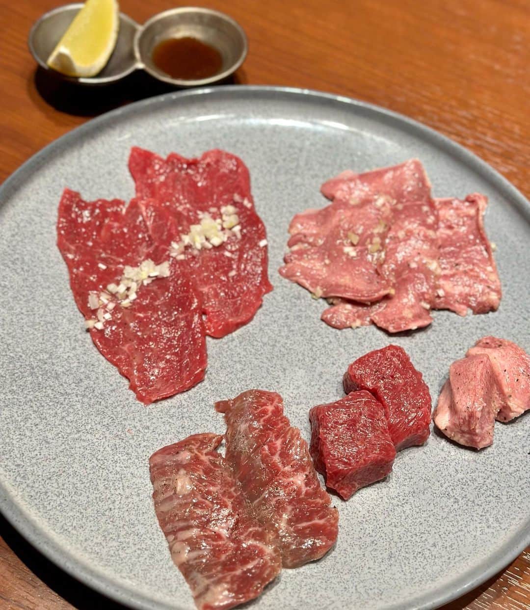 竹内渉さんのインスタグラム写真 - (竹内渉Instagram)「#PR 先日ランチで焼肉ホルモンうしごろの銀座店へ行ってきました☺️ ホルモンが大好きなので、この日食べた極みコースの内容がとてもよかった♡ホルモン苦手な方は正肉コースがオススメ^^ 我が家は焼肉の好みが少し偏っていて、なかなかうるさいほうなのですが🤣お肉の質もよく、味付けもちょうどよく、大満足の贅沢ランチでした☺️ お店も綺麗で、お店の方も親切だったよ♡また絶対行く❗️  #焼肉ホルモンうしごろ銀座店  @ushigoro_yakiniku」7月25日 18時52分 - ayumu_takeuchi