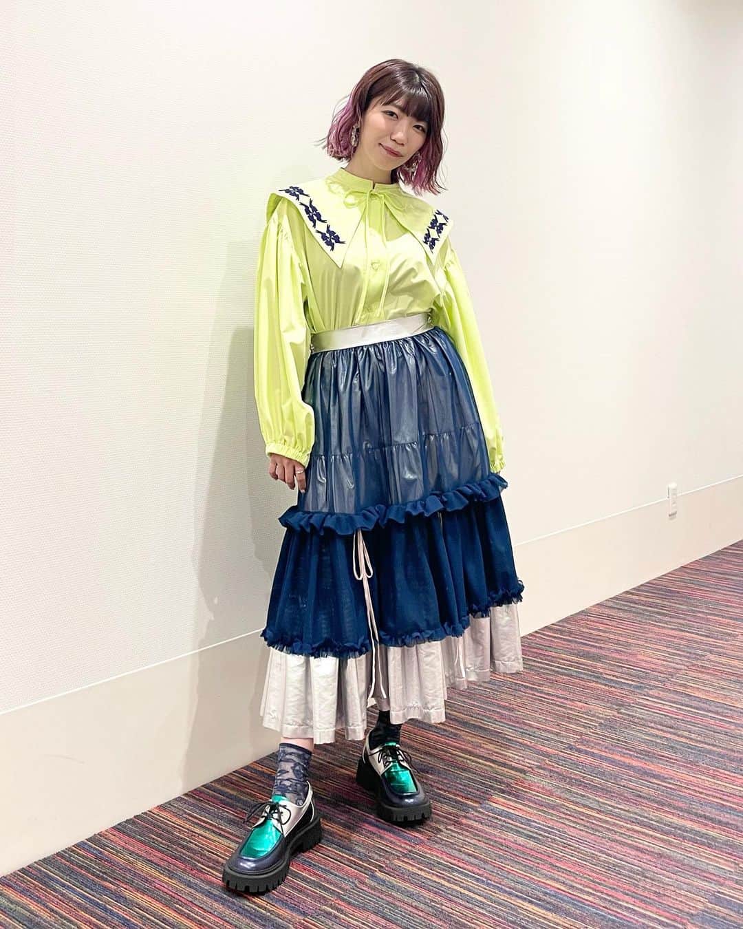 ぱいぱいでか美さんのインスタグラム写真 - (ぱいぱいでか美Instagram)「#激レアさん 衣装です💛 . 昨日放送の『激レアさんを連れてきた。』 ありがとうございました〜！ 見逃した方はTVerやテラサでご覧くださいませ👀 . ビビットなイエローが可愛い！ 激レアさんのセット、いろんな要素が盛り沢山で可愛いので その中にいてもパキッと存在感出そうなものにしました🫶🏻  トップス▶︎ @moyan_ecri_official  スカート▶︎ @rrr_tokyo  靴▶︎ @daniella_and_gemma  アクセサリー▶︎ @ooval_official  スタイリストさん▶︎ @sbhr___k ♡  moyan ecri可愛くてやっぱり好きだなあ🐘 . #激レアさん #moyanecri #RRR #daniellaandgemma #ooval #でか美衣装 #でか美ちゃん」7月25日 19時01分 - paipaidekami