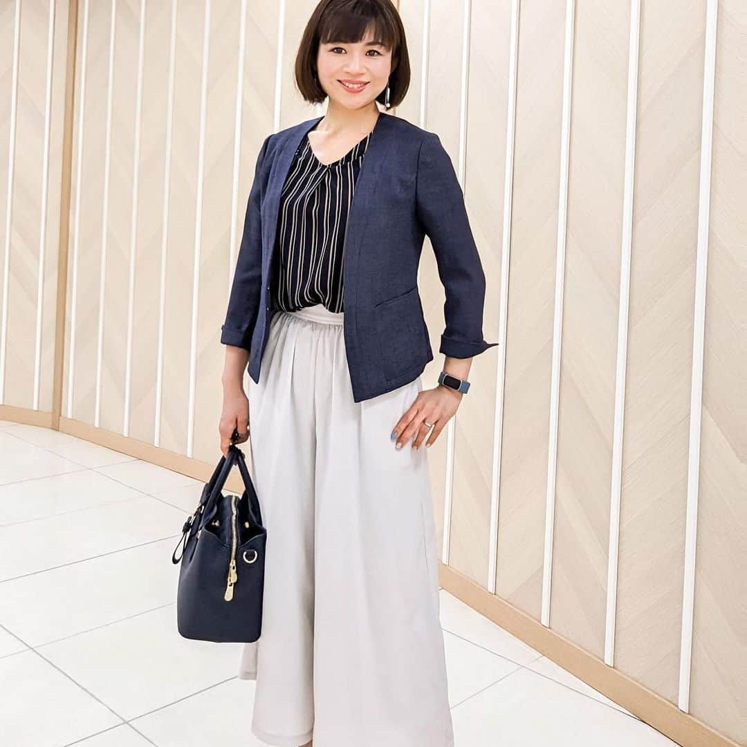 cdec_official Aesthetic Senseさんのインスタグラム写真 - (cdec_official Aesthetic SenseInstagram)「現在、全国多数のアパレルスタッフから ”令和のカリスマ店員”を決める  「STAFF OF THE YEAR 2023」というイベントが 開催されており、その2次審査がスタートしております！  クードシャンスからも2名のスタッフが進出しております！！ @sao01_31  @chiiiy7   現在行われている2次審査では、皆さまからの「投票」が 次の最終審査へ進む大きなカギとなっております！ 是非、私たちワールドグループのスタッフを応援していただき、投票にご参加ください✨  皆さんの投票で“全国ショップスタッフのNO.1”が決まります♪  応援と投票を是非お願いいたします✨✨✨  ※ハイライトから投票についてご覧いただけます ※@sao01_31、@chiiiy7の各アカウントのハイライトから投票もしていただけます！ プロフィールから是非おしゃれで参考になるスナップも 一緒にご覧くださいませ♡  ※STAFF OF THE YEAR とは・・・ 株式会社バニッシュ・スタンダードが主催するイベント。皆さまに全国の店舗スタッフの魅力をお届けし、”令和のカリスマ店員”が決定します！  #staffoftheyear  #staffoftheyear2023  #staffstart  #スタッフオブザイヤー  #スタッフオブザイヤー2023  #スタッフスタート   #snap #スナップ」7月25日 20時00分 - cdec_official
