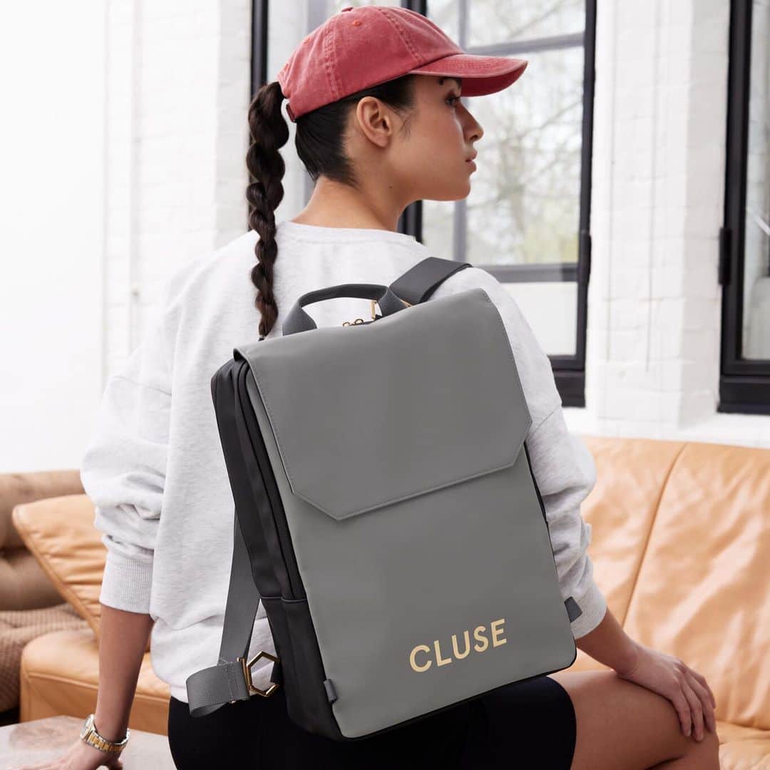 CLUSEさんのインスタグラム写真 - (CLUSEInstagram)「The perfect summer backpack 🤍 #cluse #cluseclub」7月25日 19時10分 - cluse