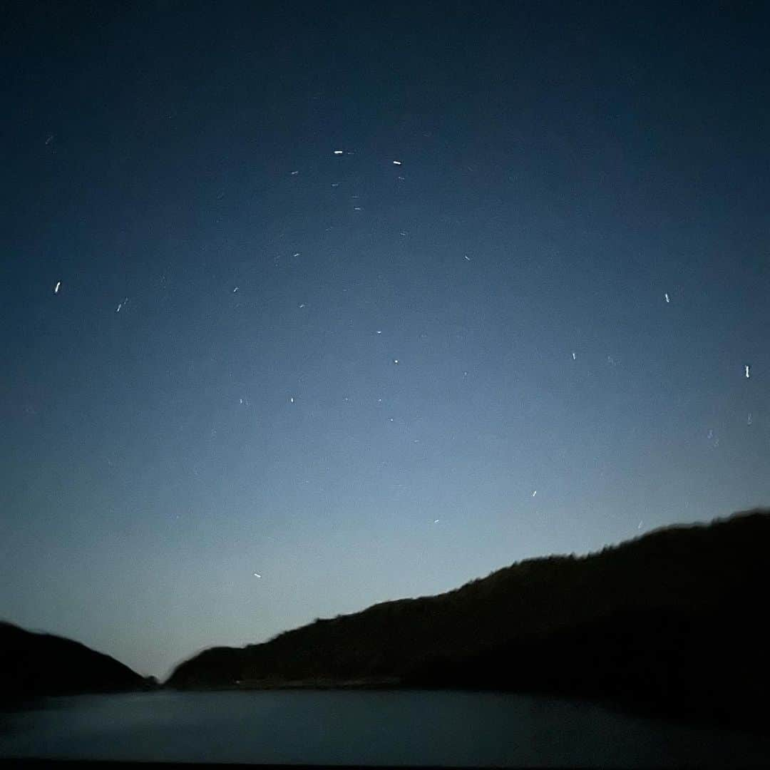 宇田恵菜さんのインスタグラム写真 - (宇田恵菜Instagram)「雲仙温泉　東園 初の雲仙にて、雲仙温泉の中心ではなく、あえて、おしどり池沿いにある温泉宿へ。 ロケーション抜群ながら、サウナもある温泉。最高です! そしてご飯がしっかりこだわっていて美味しい！ そして夜は池周辺が真っ暗なため、星空が本当に美しかった！！！ 車でしか行けないので、アクセス制限はあるのだが、長崎にいったら是非足を伸ばして欲しいエリア。 雲仙の温泉の硫黄の迫力がこれまたすごいよ！  ------------------------------- #casting  #actress #shortfilm #キャスティング  #役者  #filmingcrew #filming #撮影中 #撮影クルー #leadactress #女優 #actresslife #スチール撮影 #黒髪 #blackhair 　#愛媛出身 #不動産女子 #japaneseactress  #長崎グルメ　#長崎旅行　#雲仙旅行　#雲仙温泉東園」7月25日 19時25分 - ena2727