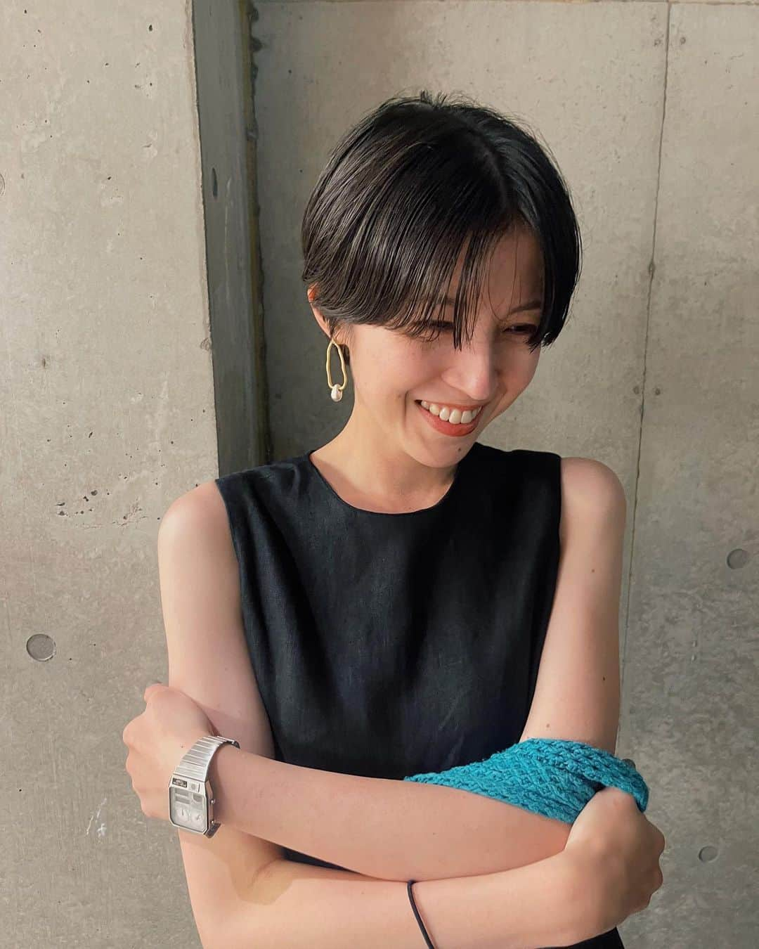 藤村聖子のインスタグラム：「✂️✂️  バッサリ。  私は自分にどんな髪型が似合うのかわからないタチなので、いつも一番似合う最高におしゃれな髪型にしてくれて大感謝(@tatsuyauchihara )」