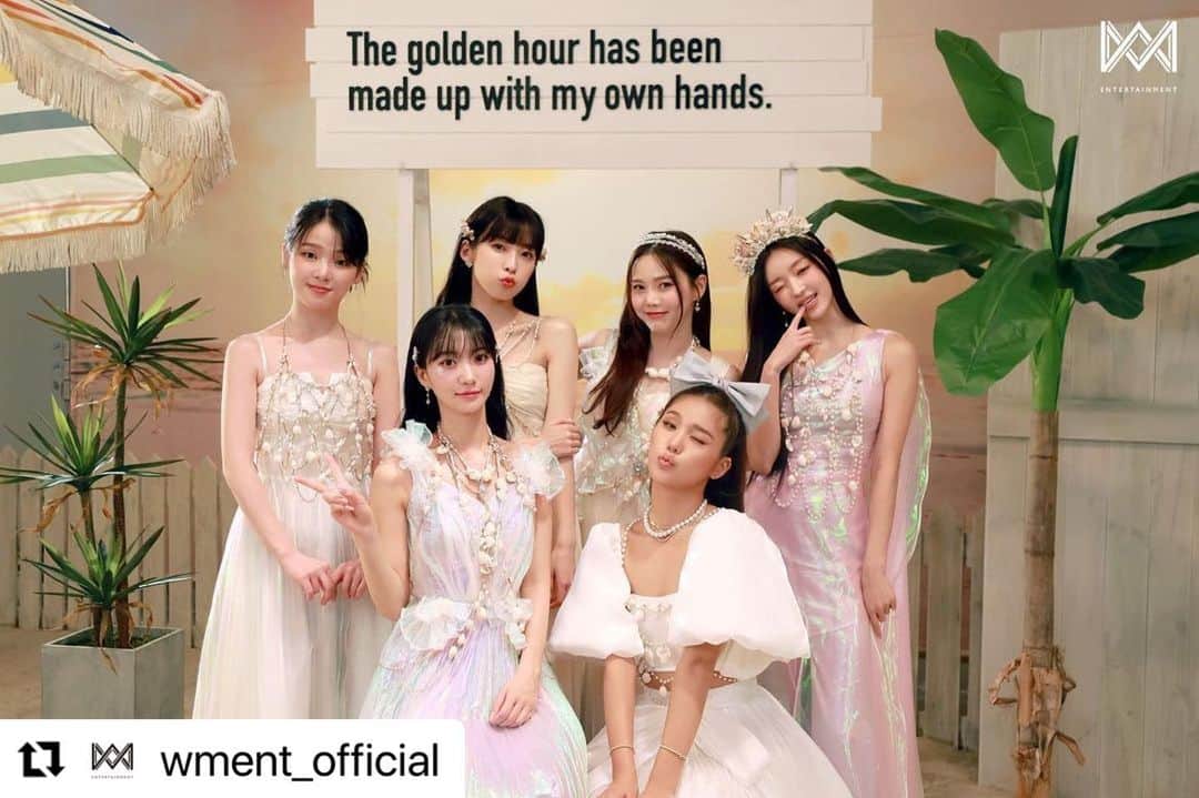 OH MY GIRLさんのインスタグラム写真 - (OH MY GIRLInstagram)「#Repost @wment_official ・・・ [오마이걸] 오마이걸이 돌아왔다는 소리가 들려♡ 여름이 들려 자켓 촬영 현장 비하인드ꔛ❤ 포스트 미리보기🔍  ➡ https://naver.me/F0wxhEtX  비하인드 스토리는 포스트를 통해 확인해주세요! 🎬  #오마이걸 #OHMYGIRL #OMG #여름이_들려」7月25日 19時21分 - wm_ohmygirl