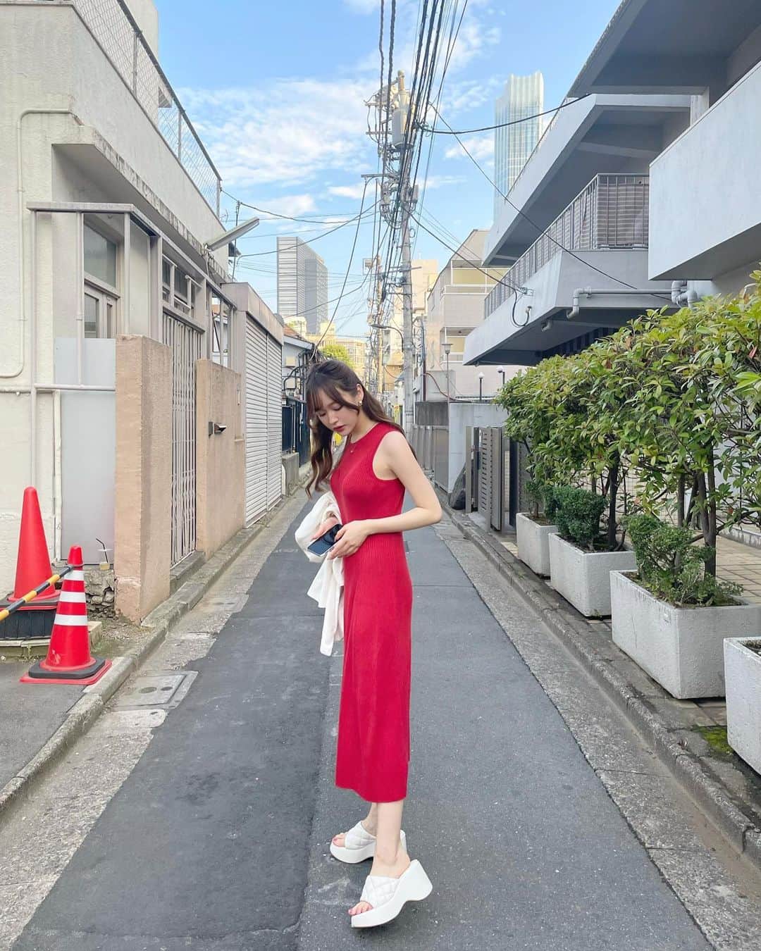 のインスタグラム：「・ かわいいワンピ見つけた🪄🛍  #ナタナタcode   #ノースリーブワンピース #ワンピースコーデ #上品コーデ  #プチプラコーデ #ユニクロコーデ #カジュアルコーデ」