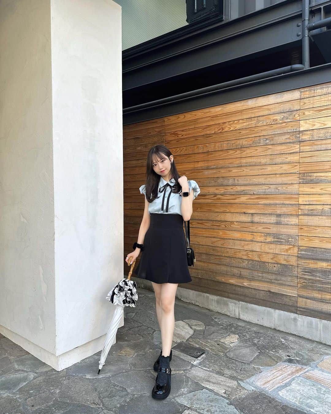畑美紗起さんのインスタグラム写真 - (畑美紗起Instagram)「コーデの投稿は為になってるかな、？🧚🏻‍♀️🩵  肩のくしゅくしゅがかわいいブラウス🤭 ホワイトとも、ブラックとも相性がよくて ブルーはとっても爽やかな印象に…💍  ♡リボン付きシャツブラウス ¥8,500(税込) Light Blue  #畑美紗起 #スカート #コーデ #夏コーデ #コーディネート #夏 #ファッション #ファッションコーデ #ガーリー #ガーリーコーデ #ミニスカート #夏服 #ブラウス #ブラウスコーデ #私服 #今日のコーデ #今日の服 #fashion #blouse #coordinate #me #shooting #fashionblogger #fashionista #ootd #japanesegirl #coordinate #fashionista #fashionstyle #japanesegirl #japanese」7月25日 19時43分 - miiicha_0327