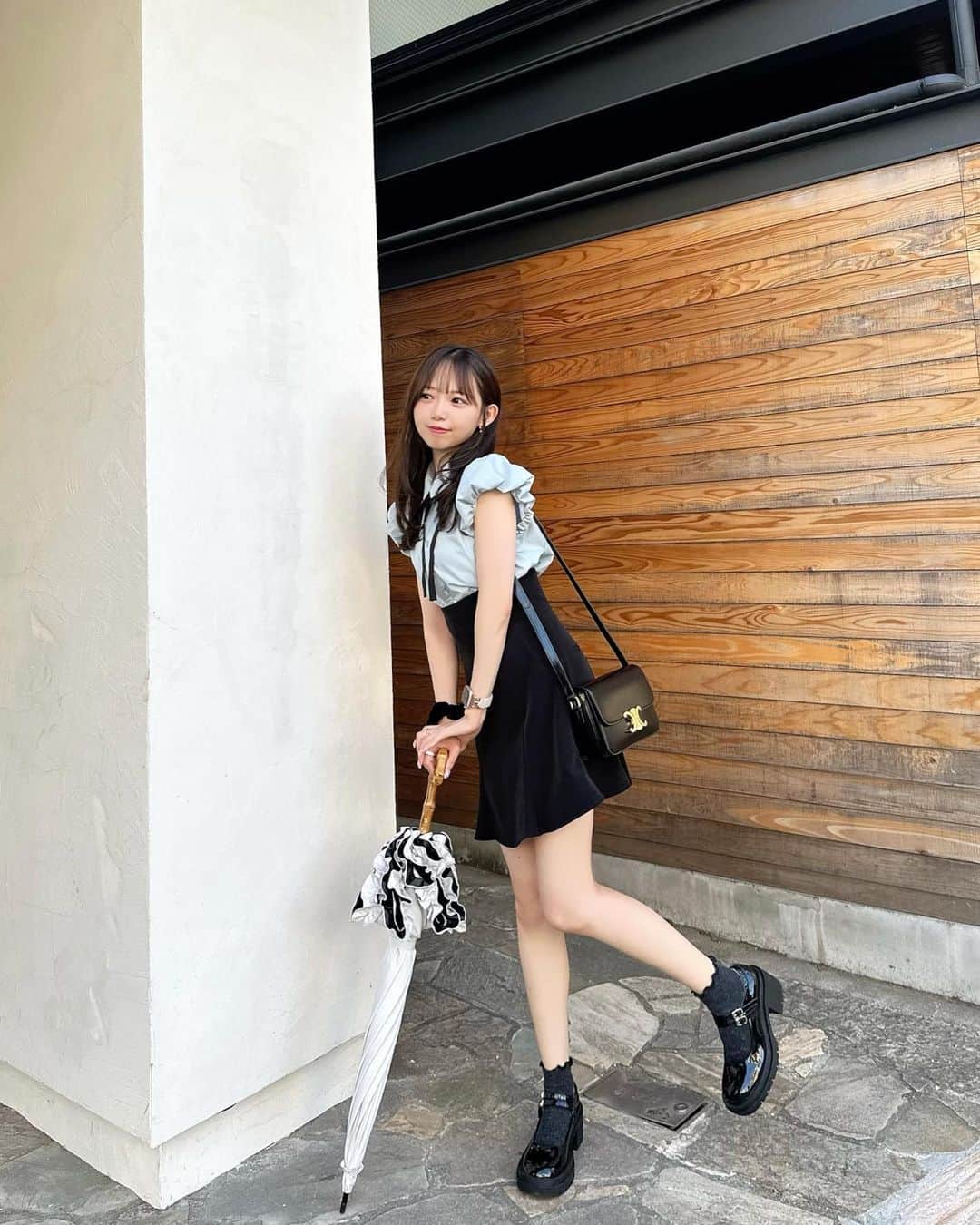 畑美紗起のインスタグラム：「コーデの投稿は為になってるかな、？🧚🏻‍♀️🩵  肩のくしゅくしゅがかわいいブラウス🤭 ホワイトとも、ブラックとも相性がよくて ブルーはとっても爽やかな印象に…💍  ♡リボン付きシャツブラウス ¥8,500(税込) Light Blue  #畑美紗起 #スカート #コーデ #夏コーデ #コーディネート #夏 #ファッション #ファッションコーデ #ガーリー #ガーリーコーデ #ミニスカート #夏服 #ブラウス #ブラウスコーデ #私服 #今日のコーデ #今日の服 #fashion #blouse #coordinate #me #shooting #fashionblogger #fashionista #ootd #japanesegirl #coordinate #fashionista #fashionstyle #japanesegirl #japanese」
