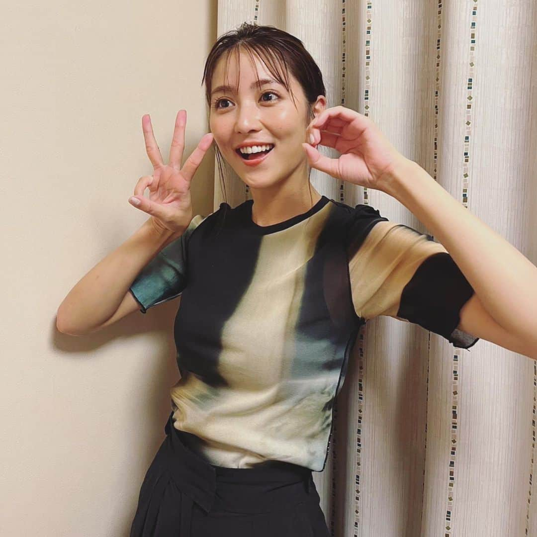 石川恋さんのインスタグラム写真 - (石川恋Instagram)「❤️‍🔥30❤️‍🔥 現場でもプライベートでもたくさんお祝いしていただいて、とっても幸せな一週間でした〜〜 大好きなお姉さまたちが、口を揃えて30代が一番自由で楽しいよ！と言うので希望に満ち溢れている今日この頃です🥰 好奇心旺盛な性格は30歳になったからって変わらないので、笑 お仕事プライベート関係なく、新しいことやってみたいこと、まだまだ前のめりに挑戦していきたい✌︎✌︎ そんなふうにいろんな経験をして心を育んでいくことで、さらに深みのある表現を追い求めていけたらと思います！ 兎にも角にも30歳の石川もどうか応援よろしくお願いいたします🐅🌙」7月25日 19時50分 - ren_ishikawa