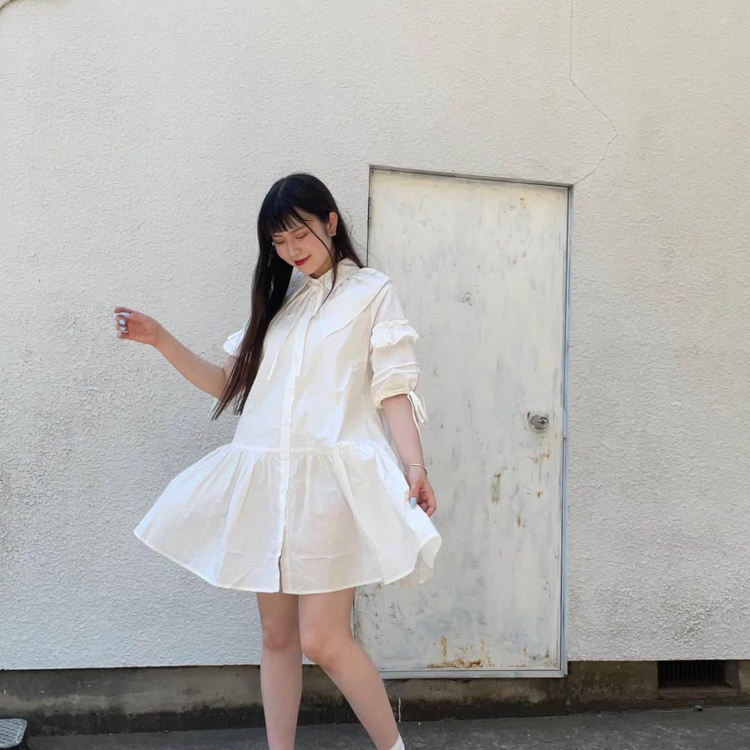 町田恵里那さんのインスタグラム写真 - (町田恵里那Instagram)「☁︎☽ @heenie.heenie さ ん のワンピース💖🪽 ⁡ ⁡ 袖 の 部 分 は り ぼ ん で 調 節 で き て す と ん と し た 形 に も  絞 っ て バ ル ー ン っ ぽ く に も で き て と っ て も い い の (⸝⸝ɞ̴̶̷ ·̫ ‹⸝⸝ᐡ)~☆ ⁡ ⁡ そ れ に 襟 も 取 り 外 し 可 能 で 可 愛 い ん だ 〜〜🤍🎀 ⁡ ⁡ ⁡ ⁡ ⁡ ⁡ ⁡ ⁡ ⁡ ⁡ ⁡ ⁡ ⁡ ⁡ ⁡」7月25日 19時50分 - machida_erina122