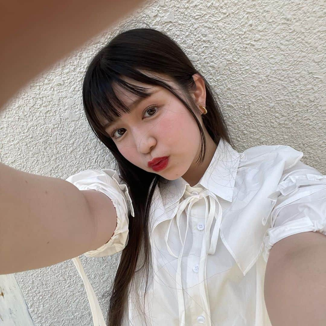 町田恵里那さんのインスタグラム写真 - (町田恵里那Instagram)「☁︎☽ @heenie.heenie さ ん のワンピース💖🪽 ⁡ ⁡ 袖 の 部 分 は り ぼ ん で 調 節 で き て す と ん と し た 形 に も  絞 っ て バ ル ー ン っ ぽ く に も で き て と っ て も い い の (⸝⸝ɞ̴̶̷ ·̫ ‹⸝⸝ᐡ)~☆ ⁡ ⁡ そ れ に 襟 も 取 り 外 し 可 能 で 可 愛 い ん だ 〜〜🤍🎀 ⁡ ⁡ ⁡ ⁡ ⁡ ⁡ ⁡ ⁡ ⁡ ⁡ ⁡ ⁡ ⁡ ⁡ ⁡」7月25日 19時50分 - machida_erina122