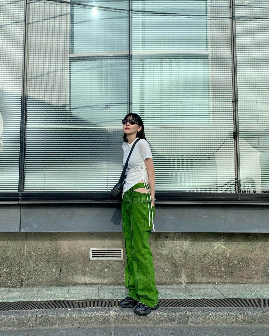 Shiho Sasakiのインスタグラム：「ピッコロカラーのお気に入りデニム🫛🥦🥝  #私服」