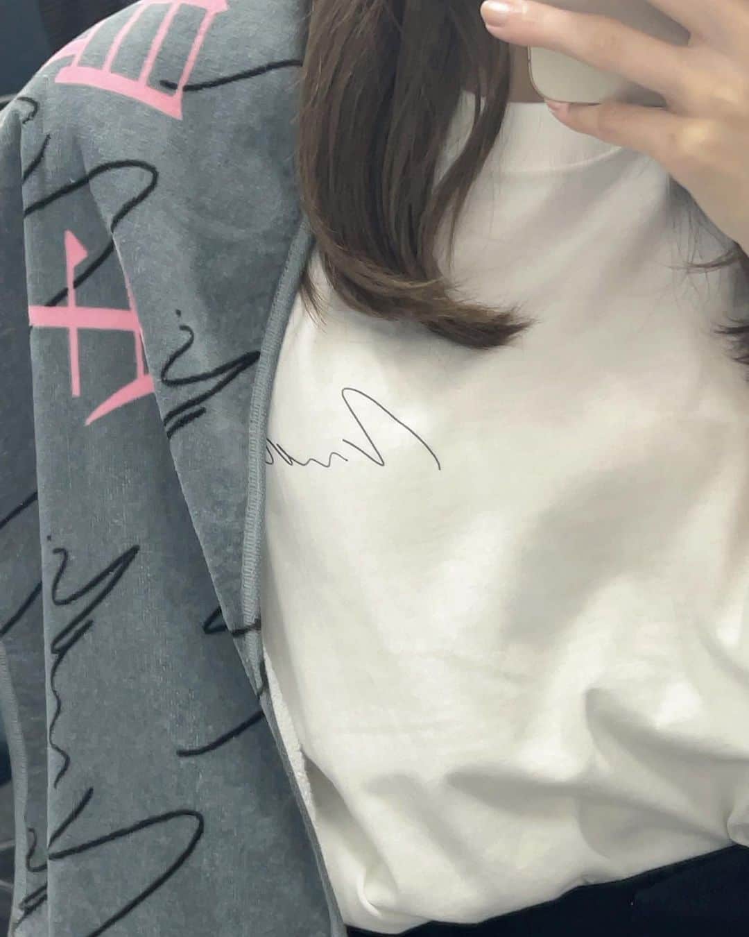 生見愛瑠さんのインスタグラム写真 - (生見愛瑠Instagram)「グッズグッズ〜。」7月25日 20時12分 - meru_nukumi