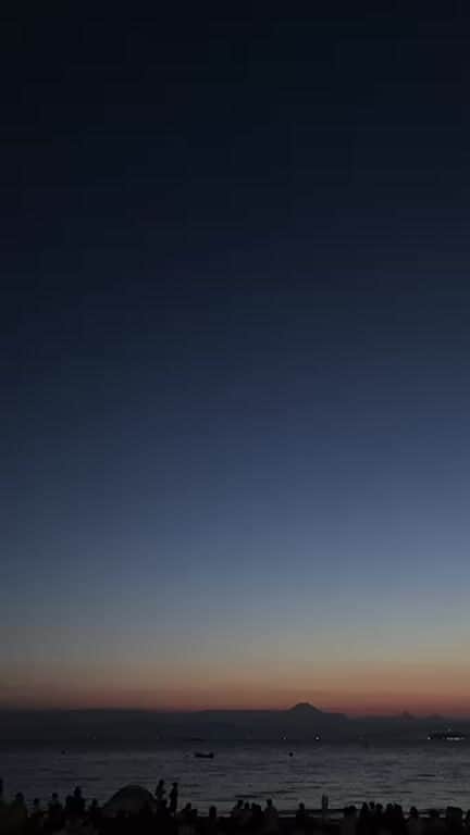 葉山町のインスタグラム：「葉山海岸花火大会 インスタライブのアーカイブです！  #葉山歩き #葉山海岸花火大会  #花火大会 #花火 #葉山」