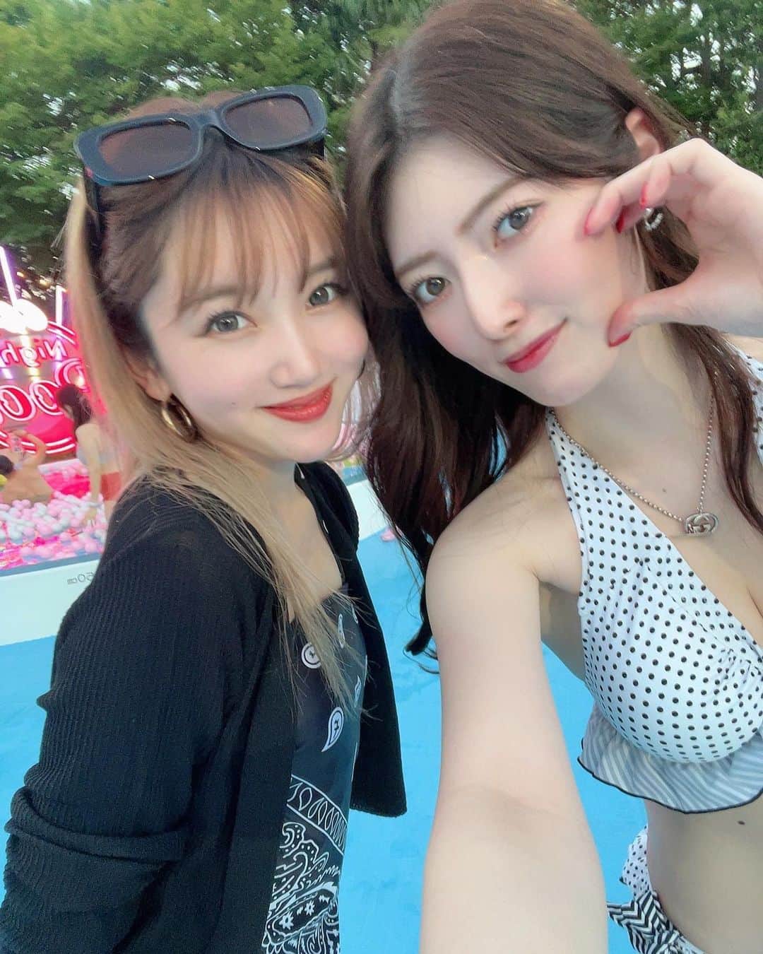日下部美愛さんのインスタグラム写真 - (日下部美愛Instagram)「ナイトプールは玲奈と行きました🫶🏻 プールとはいえ1ミリも水には触れずに帰ってきた⁡ この日は一日中一緒に居たんだけど一生笑ってて幸せな日でした 早く会いたいってお互い言い合ってるので多分付き合ってますし、そのうち結婚します よろしくお願いします(?) ⁡  ⁡ ⁡ #ナイトプール #東京プリンスホテル ⁡ #japanesegirl #model #sexy #selfie #animegirl #셀카 #셀스타그램 #패션스타그램　#데일리 #asiangirl #cosplay #좋아요 #맞팔 #グラビア #日系穿搭 #コスプレ #女孩 #소녀　#长发 #japan #girl #followme #彼女 #ootd #lingerie #水着 #summer」7月25日 20時20分 - miakusakabe_official