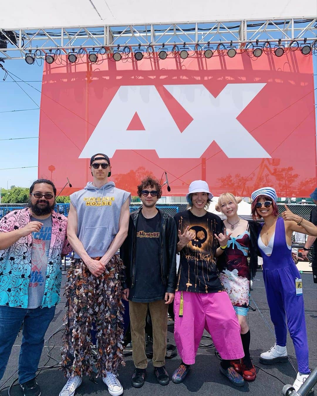 中村未来のインスタグラム：「#AX ビアガーデンステージでのライブにゲスト参加した~~~ ⁡ 天気も良いし音楽も最高やった🍺」