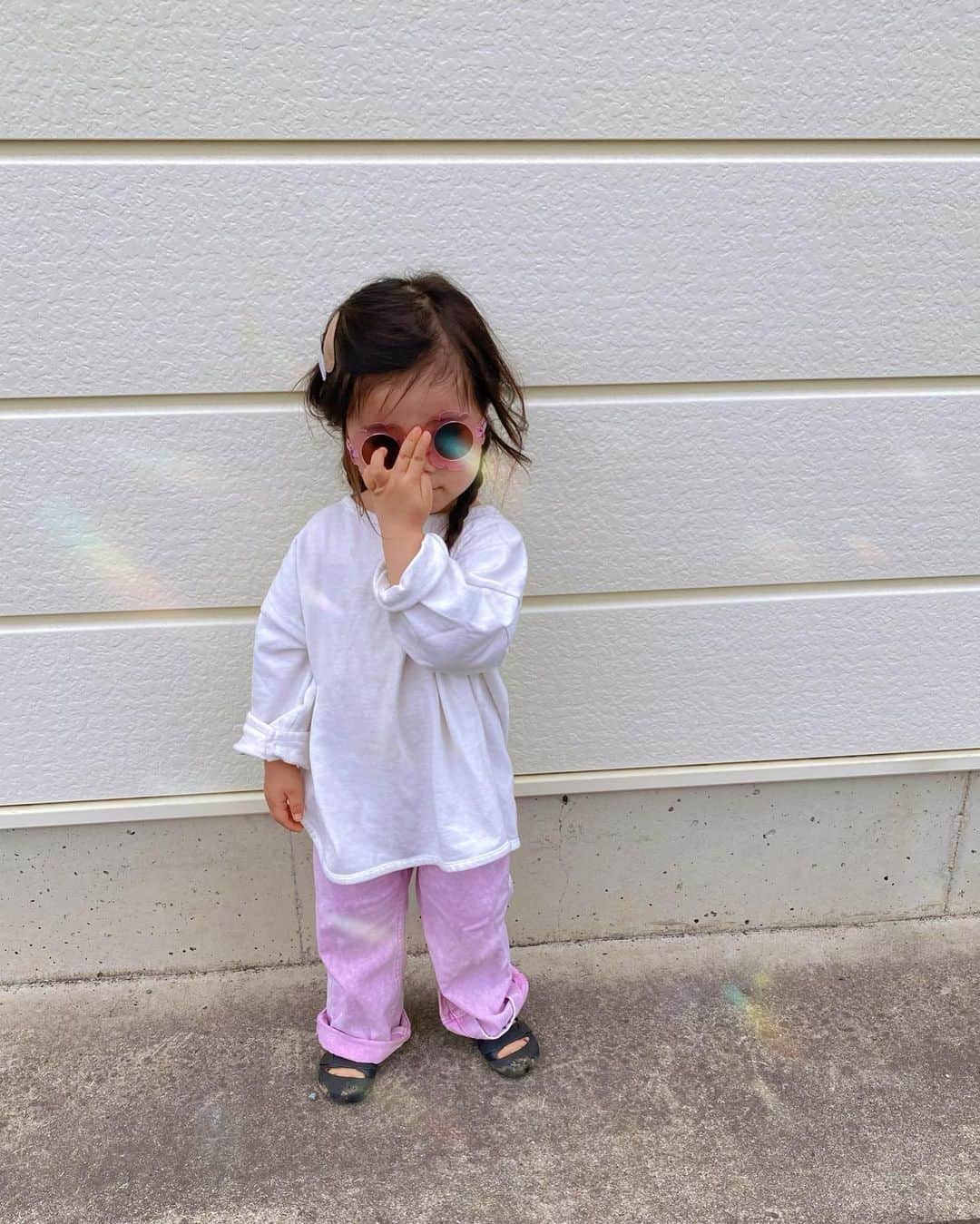 北澤 宏美さんのインスタグラム写真 - (北澤 宏美Instagram)「📸📸📸 「写真撮って」👧🏻と言ってきた時の写真 ３枚目は笑い崩れそうになりながら撮ったやつ  #姉妹 #女の子 #3歳」7月25日 20時30分 - romihy58