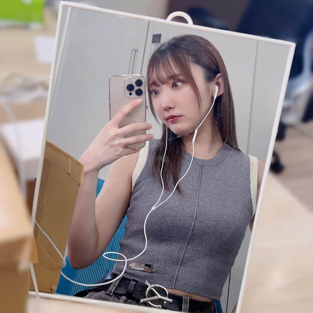 相澤瑠香のインスタグラム：「鏡越し🪞」