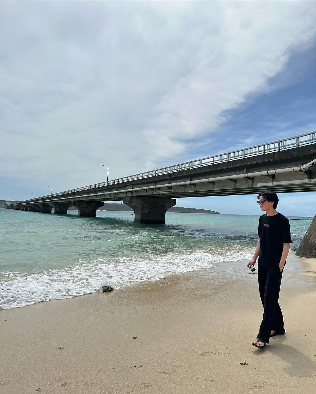 石黒慎太郎さんのインスタグラム写真 - (石黒慎太郎Instagram)「⁡ 宮古島ナウ🏝️  夏旅の必需品 @sencielofficial のクリアバッグ デニムポーチ付きでポーチだけでも使えるのでオススメです✌️✌️」7月25日 20時55分 - igstrrr_