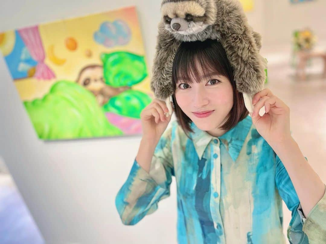 小池花瑠奈のインスタグラム：「９日目終了☀️ 本日もありがとうございました。  今日は母が来てくれて、インスタ用にと写真も撮ってくれました。 さかなくんさん風🦥  #なまけものくん  #なつの涼風展 #ETEPIN #松宮なつ」