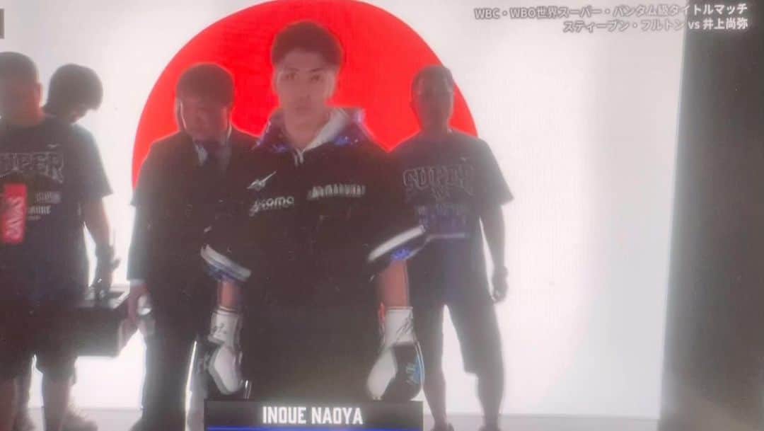 けんじるのインスタグラム：「井上尚弥選手入場です！  完全KO！お待ちしてます！  #ボクシング #井上尚弥 #芸人」