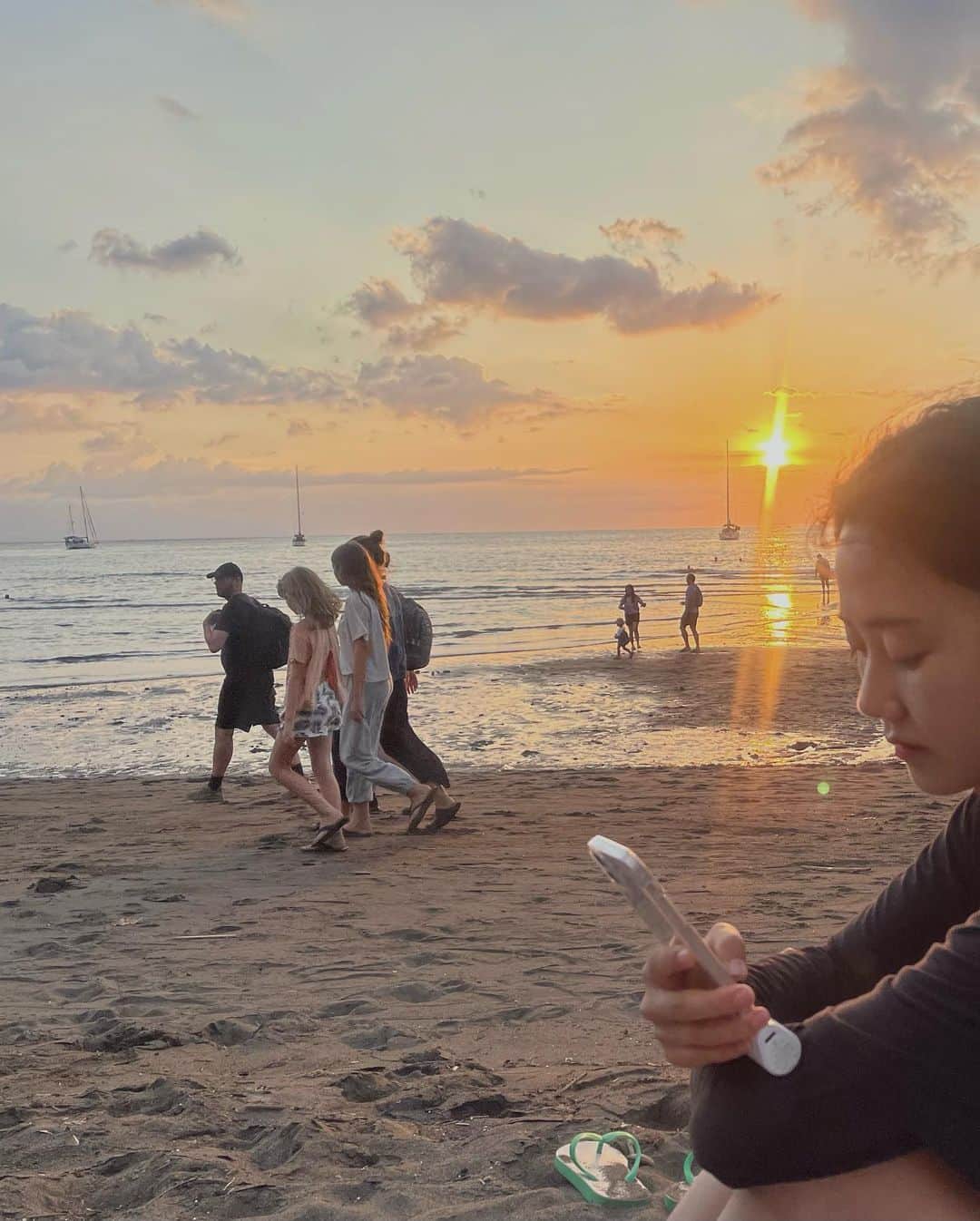 ガユンさんのインスタグラム写真 - (ガユンInstagram)「LOVINA🌅」7月25日 21時07分 - gayoon_heo