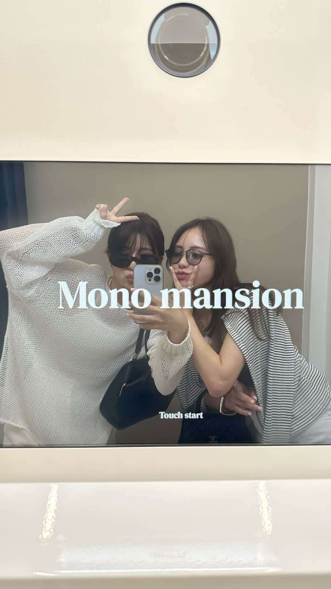 Aoiのインスタグラム：「人生初めての韓国旅🇰🇷withゆいぴ @yu1_1987   2人とも初めての韓国でハングルも読めず リサーチもちゃんとして行かなかったもんだから 到着すぐに韓国のおじさんに怒鳴られたり よく分からない商店街に入って変なもの見せられたり🌭  思い描いていた韓国の雰囲気とは全然違って 初日は東京帰りたい〜😭って 2人で文句いいまくりでしたが 街ですれ違う人、お店の店員さん、ホテルの人やタクシーの人 韓国の人たち凄く優しい人が沢山で 振り返ってみたら楽しいがいっぱいの旅でした✈️  聖水のことを一生「スンデ(豚の腸詰)」って言い間違えてくるけど 同じ感覚で同じテンションで2泊3日過ごしてくれて 楽しい旅にしてくれてありがとう〜❤️  #韓国#韓国旅行」