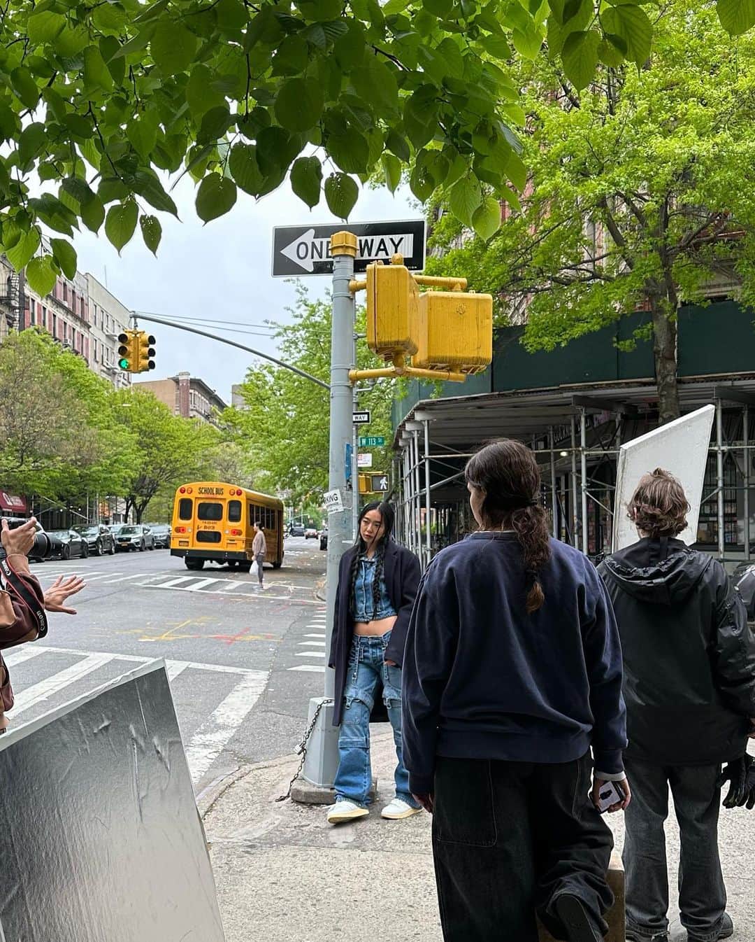 OFF-WHITE C/O VIRGIL ABLOHさんのインスタグラム写真 - (OFF-WHITE C/O VIRGIL ABLOHInstagram)「“leaked” ~ fw23 Off-White™ collection shoot in New York City」7月25日 21時22分 - off____white