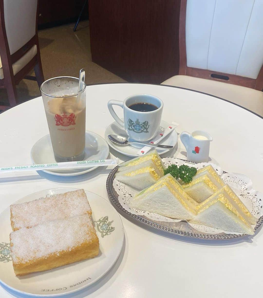 清水あゆみのインスタグラム：「.🥪  📍Kyoto  〜イノダコーヒー〜  •アラビアの真珠（ホットコーヒー） •カフェオーレ •タマゴサンド •フレンチトースト  adress: 京都市中京区堺町通り三条下る道祐町140番地 access: 京都市営地下鉄烏丸線・東西線 烏丸御池駅下車 徒歩10分 time: 7:00～18:00（LO 17:30）  #イノダコーヒー #イノダコーヒー本店 #京都 #京都グルメ #京都カフェ #京都モーニング #kyoto #kyotocafe #京都喫茶店 #京都喫茶店巡り #烏丸御池 #烏丸御池グルメ #烏丸御池カフェ」