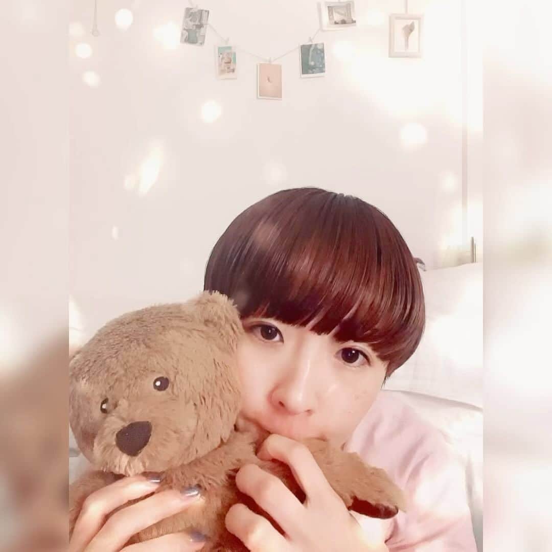 小此木まりのインスタグラム：「🧸  いま、 うたいたいうた  ♪  友情出演  クマ  ♡  #うたいたいうた #whenshelovedme #toystory  #クマ 🧸」