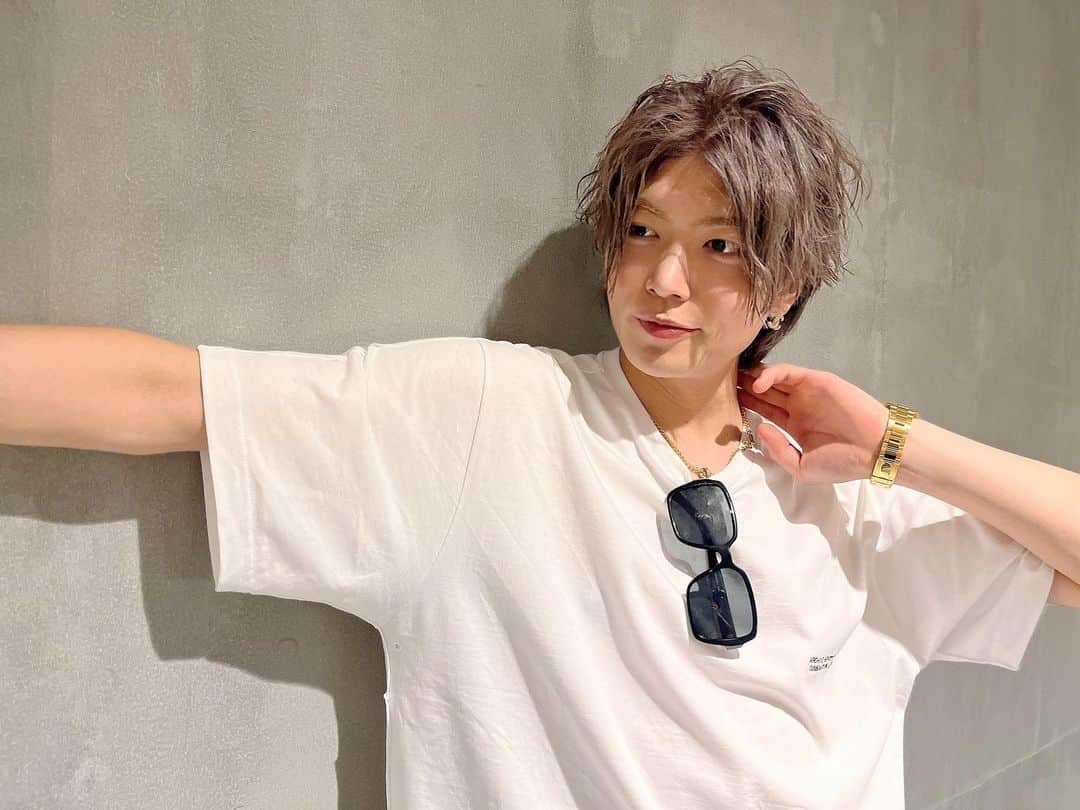 KENTO.iのインスタグラム：「やっぱりライブしてる時 本当に最高  とんでもないアドレナリンが出るし  パフォーマンスも見た目もオーラも全て 段違いでこれからも磨いていくよ」