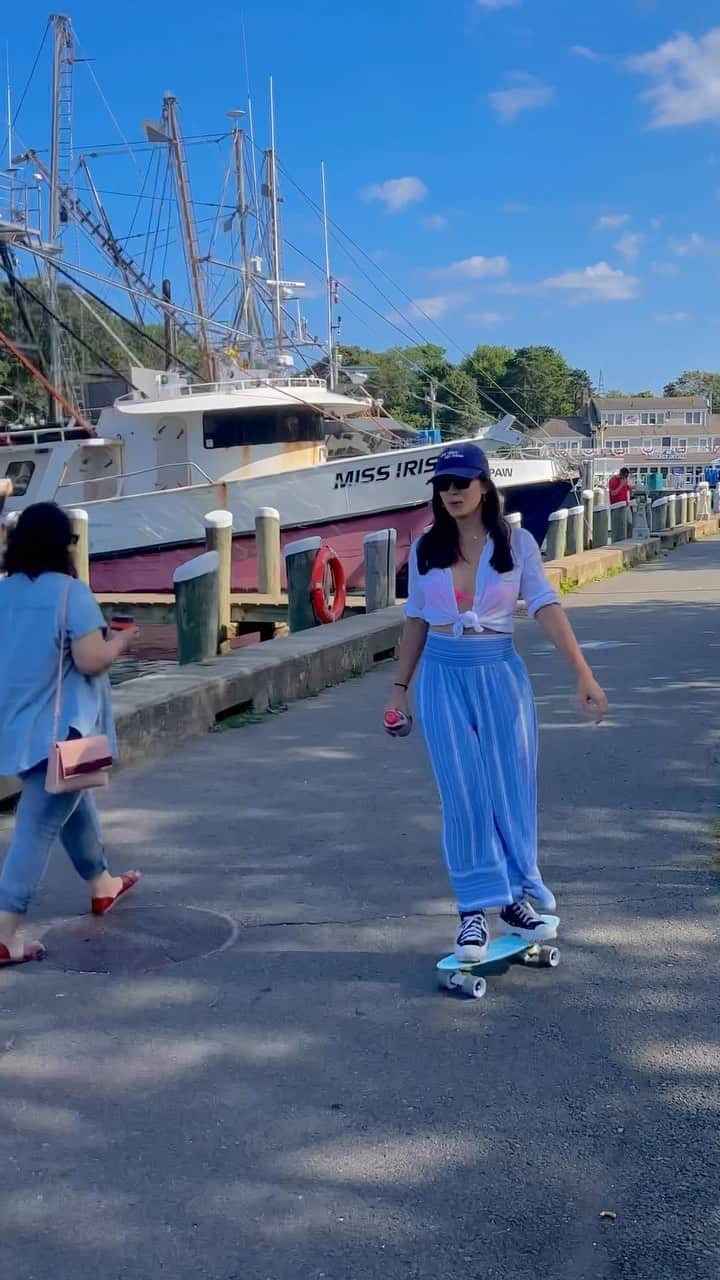 Rozinaのインスタグラム：「Penny boarding on MV>>>」