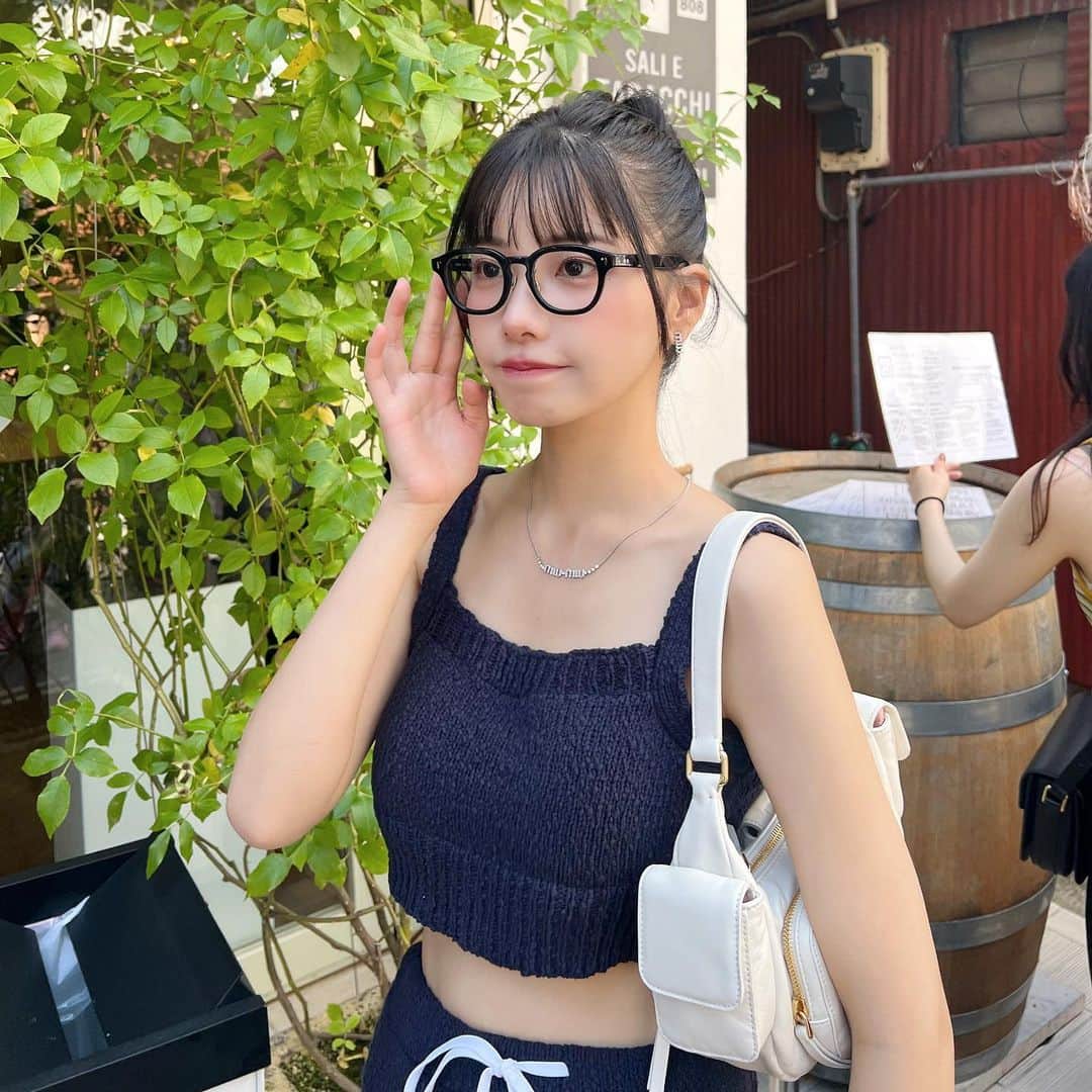 えみ姉のインスタグラム：「ㅤ ㅤ 箱根でもよーたべました🍺 ㅤ 最近は好きなもの食べてるけど 体型維持もできてるの誰かほめてくれよ🥺🤝🏻笑 ㅤ ㅤ #箱根 #箱根グルメ #箱根温泉 #箱根湯本」