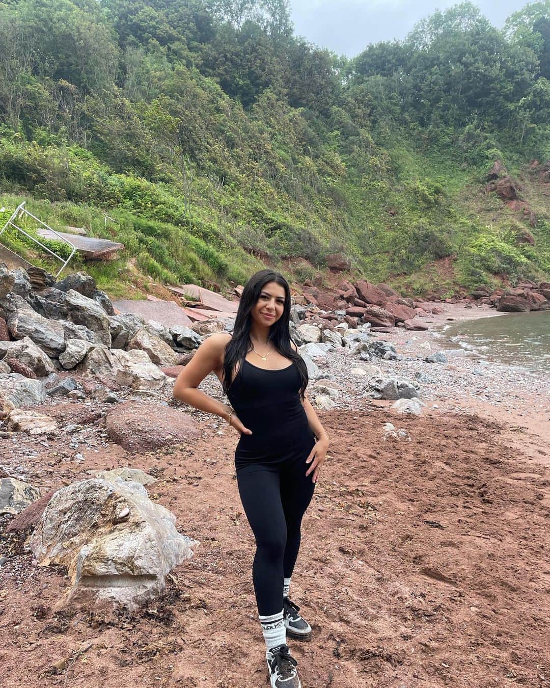 のインスタグラム：「Beach babe🌊🏄‍♀️  @mooslover.official jumpsuit in my bio🫶🏼 Code: Claudia30   #mooslover #mooslovergirl #moosloverbras #moosloverset #torquay #beach #beachbabe #watcombebeach #myhappyplace」