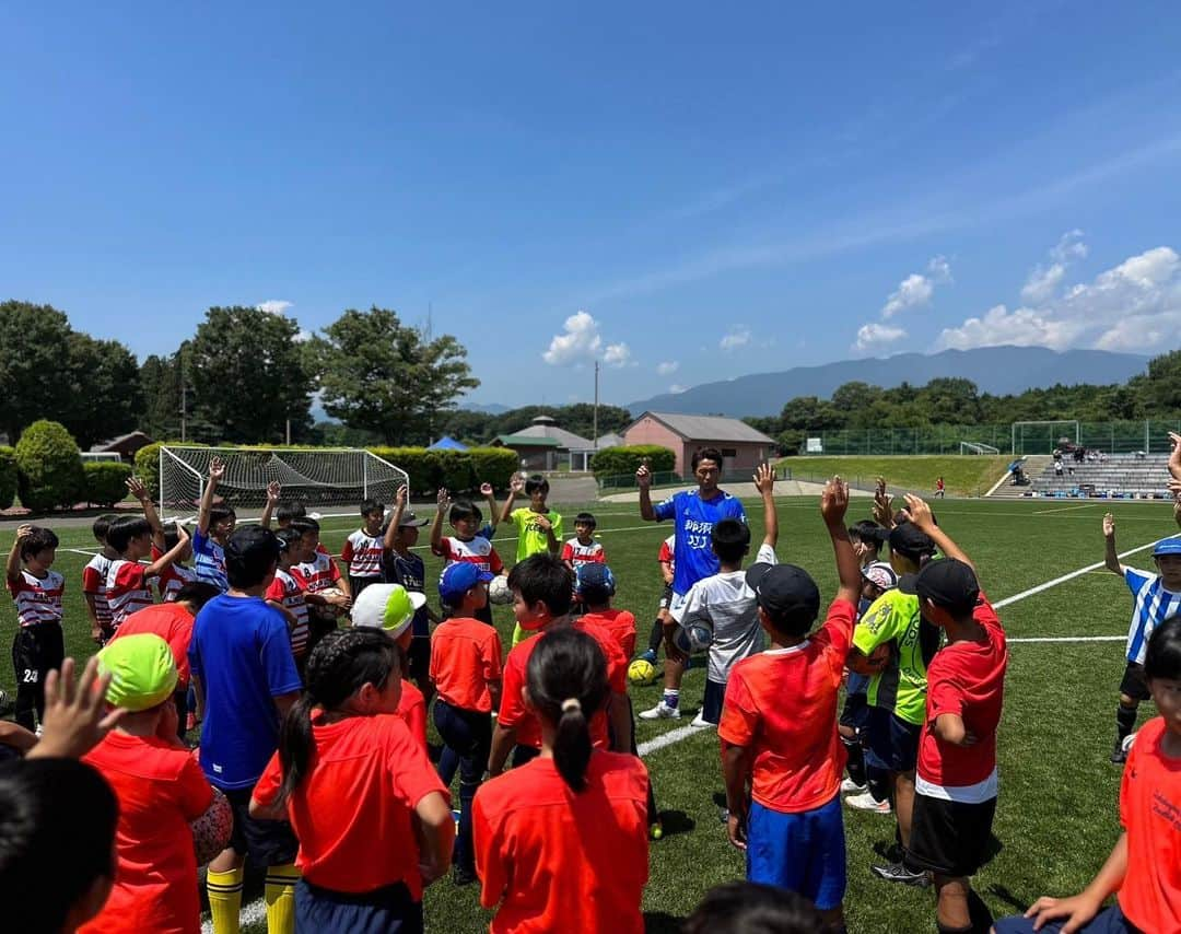 福西崇史さんのインスタグラム写真 - (福西崇史Instagram)「. 2日間の那須JJJサッカーフェスティバル⚽️ 小学生から中学生まで、 スクールをしました☀️🟩 . 子供達の意識が変わってきた気がする… 継続してくれるといいな〜 . それにしても焼けた🥵 . #栃木 #那須塩原 #那須jjj #元日本代表 #soccer #日焼け #暑い」7月25日 22時10分 - takashi_fukunishi