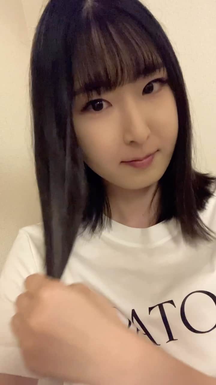 のインスタグラム：「何が言いたいかと言うと 髪は引っ張っても伸びないと言う事  #太陽の歌 #夏 #夏ソング #summersong  #summer #patou」