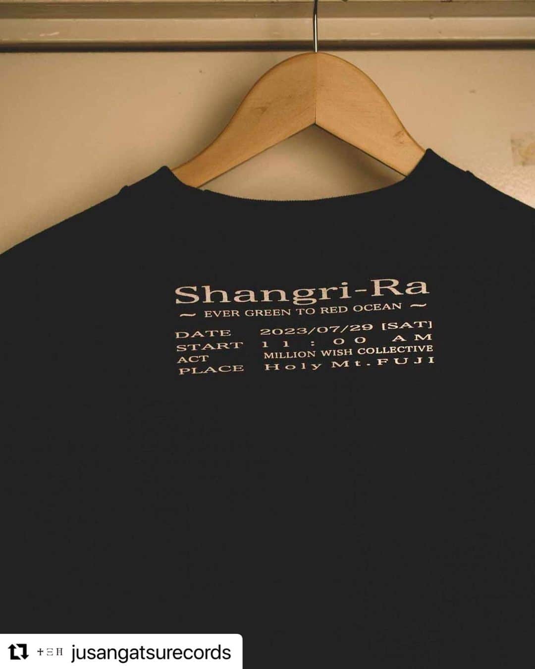 高岡周策さんのインスタグラム写真 - (高岡周策Instagram)「#Repost @jusangatsurecords with @use.repost ・・・ 【NEW MERCH】  フジロック会場にて新作Tを販売します  「Shangri-Ra  T-shirts typeB」 Body : United Athle Color : black Size : M / L / XL  Price : 4,500yen  Art work : @shusaku1977  Photography : @kaze_give_me   @mahitothepeople_gezan  @eagletaka  @gezan_yakumoor  @loscal.gezan」7月25日 22時26分 - shusaku1977