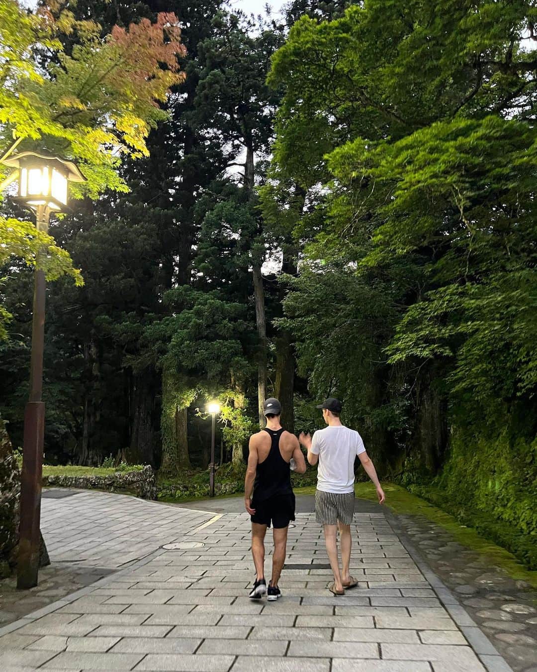 マディソン・チョックさんのインスタグラム写真 - (マディソン・チョックInstagram)「Nature walk in Nikko ⛰️🌱🌿🌳🌅  #nikko #japan #japantravel #worldheritagesite #naturelovers #theICE #figureskater #icedancers」7月25日 22時27分 - chockolate02