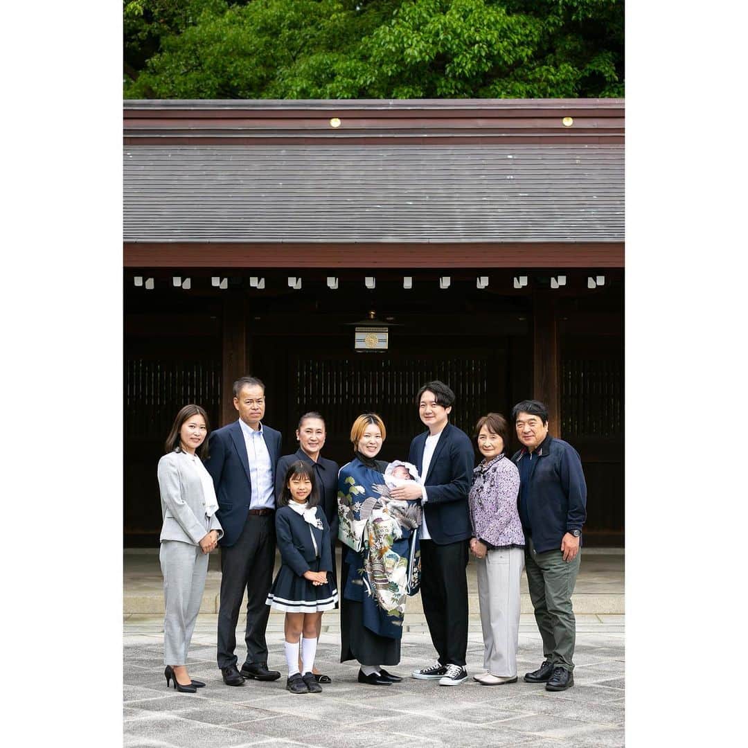 KOBOのインスタグラム：「夏のお宮参り📸 まだまだ撮影は続きます  おめでとうございました🎉  埼玉はKOBO、東京・神奈川はfumi、muneが担当させていただくことが多いです📸  #お宮参り #家族写真」