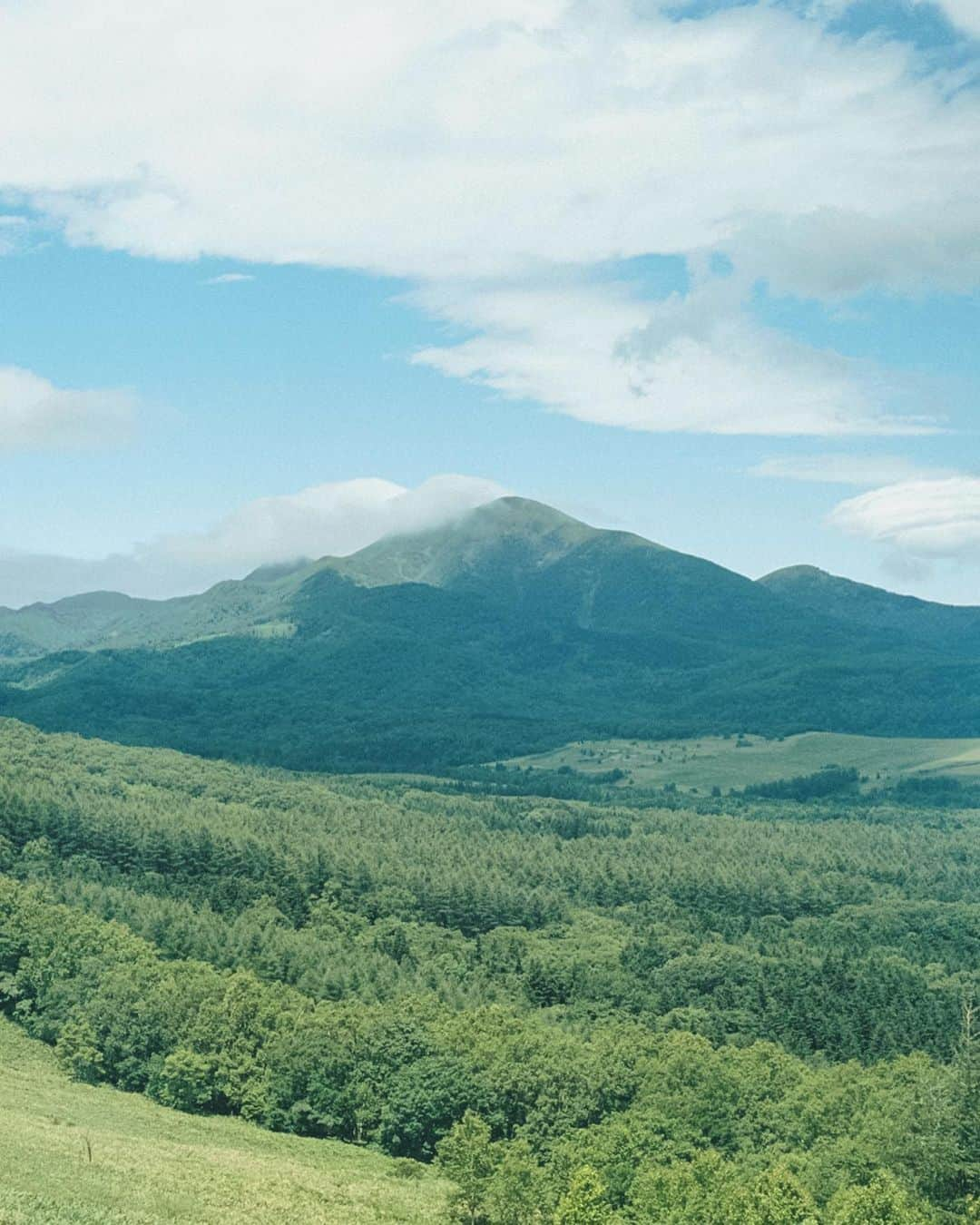 小川紗良さんのインスタグラム写真 - (小川紗良Instagram)「#film #filmphotography #observatory #mountains #nature #北海道 #中標津 #開陽台 #展望台」7月26日 8時23分 - iam_ogawasara