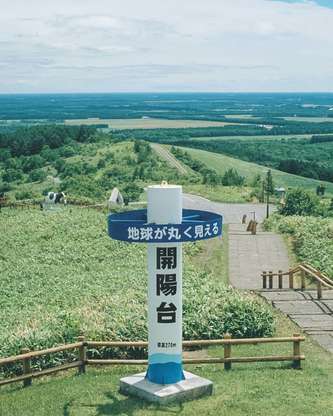 小川紗良さんのインスタグラム写真 - (小川紗良Instagram)「#film #filmphotography #observatory #mountains #nature #北海道 #中標津 #開陽台 #展望台」7月26日 8時23分 - iam_ogawasara