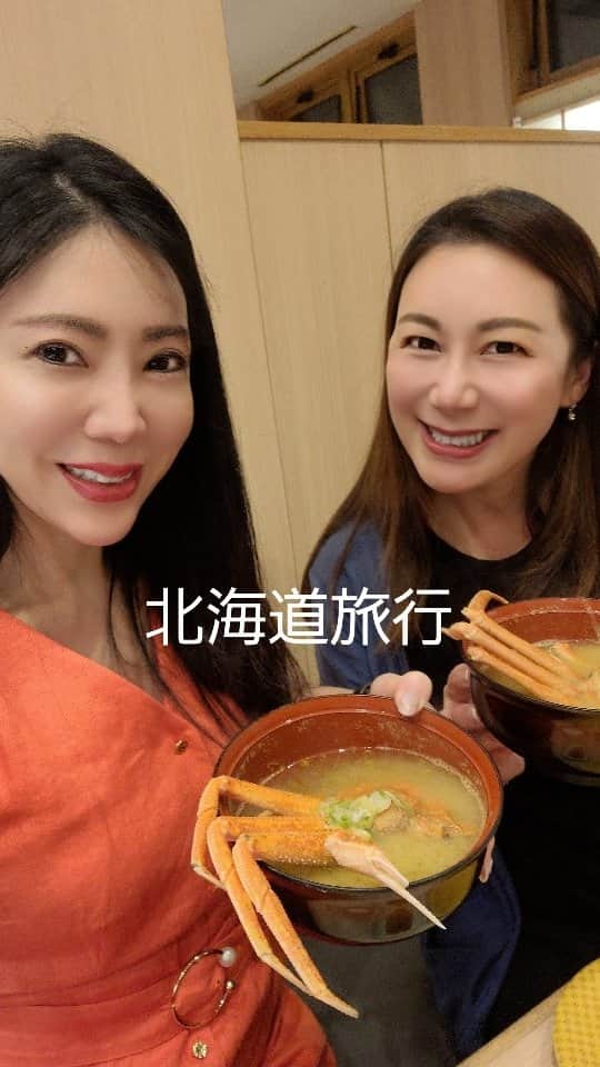 今堀恵理のインスタグラム：「夏の北海道旅行💕 気温は関西と10度くらい違ったよ  私のコーデはMOTF PREMIUM  のオレンジのリネンのワンピースでエレガントに✨ @sheinofficial　@shein_japan ワンピース 14532425 ベージュサンダル 15167544 サングラス  SHEINは Get your back-to-school looks on lock キャンペーン中 割引クーポン有ります：B2SJP006(~9月末使用可能)  #札幌 #北海道旅行 #FirstDayVibes #backtoshool #SHEINforAll #ad or #SHEINpartner」