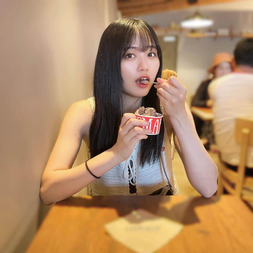 ASUKA（金子明日香）のインスタグラム：「⁡ ⁡ 🍨🤍 ⁡ ⁡ #逗子 #逗子カフェ #逗子グルメ  #cremahop ⁡」