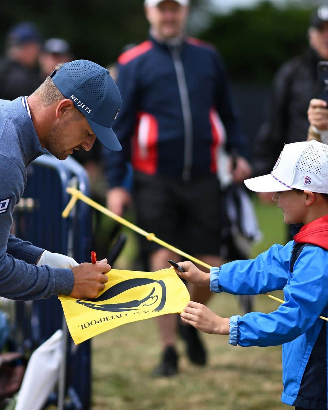 ブライソン・デチャムボーさんのインスタグラム写真 - (ブライソン・デチャムボーInstagram)「Always a great experience playing in @theopen. England always brings the energy. Not how we wanted the entire week to go, but ready to be back to work. Let’s keep it trending and dial it in 🤝」7月26日 8時47分 - brysondechambeau