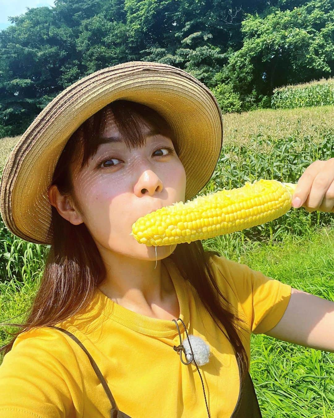 林恵理さんのインスタグラム写真 - (林恵理Instagram)「昨日は美味しいとうもろこし🌽 今日は金沢のお菓子を紹介します！ 明日はハッピーイオン！  今週もずくだせテレビ沢山見てくださいねー！　今日は高原の風を感じるロケに出てます。今週は厳しい暑さが続くようなので、熱中症気をつけましょう！！ . . #ずくだせテレビ #ずくテレ #ロケ #収録 #オフショット #とうもろこし #ハマラノーエン #八ヶ岳生とうもろこし#nagano」7月26日 8時58分 - eri_rin.215