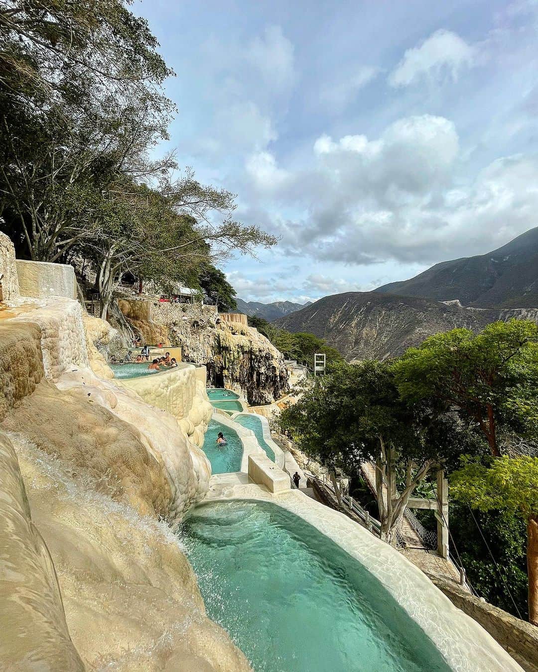 Jason G. Sturgillさんのインスタグラム写真 - (Jason G. SturgillInstagram)「Mexico photo dump 2. It’s been a whirlwind here and it’s been hard to remember to document everything. One of the things we were really excited to do was to visit the Tolantongo Hot Springs which is about 3 hours North of CDMX. We booked an @airbnb experience with @onewaymexicotrips where they picked us up at 4am in order to beat the crowds and it was worth it. Besides the mind blowing baths there’s an amazing cave to explore and a river that can’t be captured in photo. The other things we’ve done that’s been impossible to capture are the never-ending flea markets. Our favorite was the antique market at Lagunilla which we could have spent the whole day at. We also had a blast going to a Lucha Libre match, their acrobatics were next level, watch the video until the end to see a tiny slice of the show.」7月26日 8時57分 - jgspdx