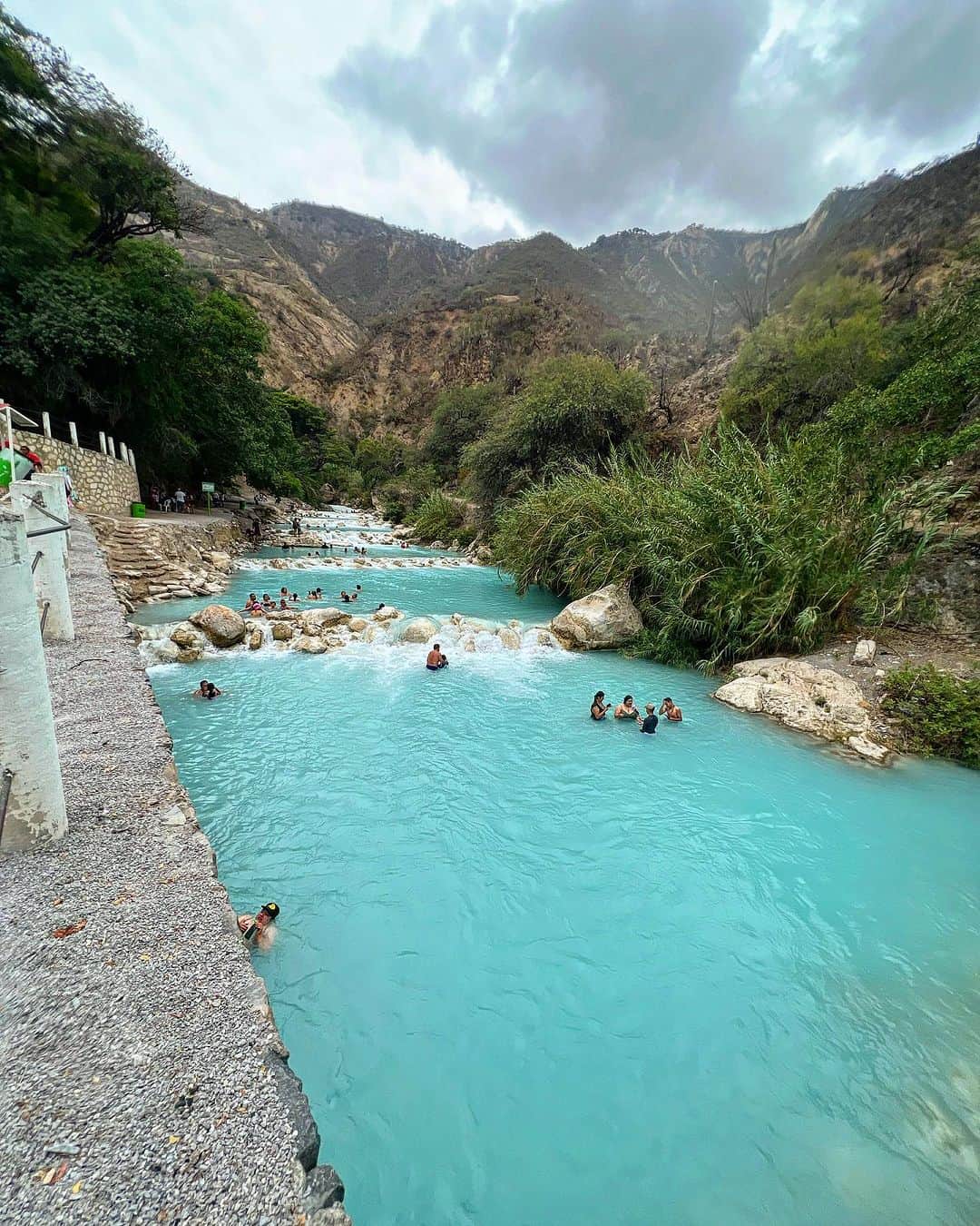 Jason G. Sturgillさんのインスタグラム写真 - (Jason G. SturgillInstagram)「Mexico photo dump 2. It’s been a whirlwind here and it’s been hard to remember to document everything. One of the things we were really excited to do was to visit the Tolantongo Hot Springs which is about 3 hours North of CDMX. We booked an @airbnb experience with @onewaymexicotrips where they picked us up at 4am in order to beat the crowds and it was worth it. Besides the mind blowing baths there’s an amazing cave to explore and a river that can’t be captured in photo. The other things we’ve done that’s been impossible to capture are the never-ending flea markets. Our favorite was the antique market at Lagunilla which we could have spent the whole day at. We also had a blast going to a Lucha Libre match, their acrobatics were next level, watch the video until the end to see a tiny slice of the show.」7月26日 8時57分 - jgspdx