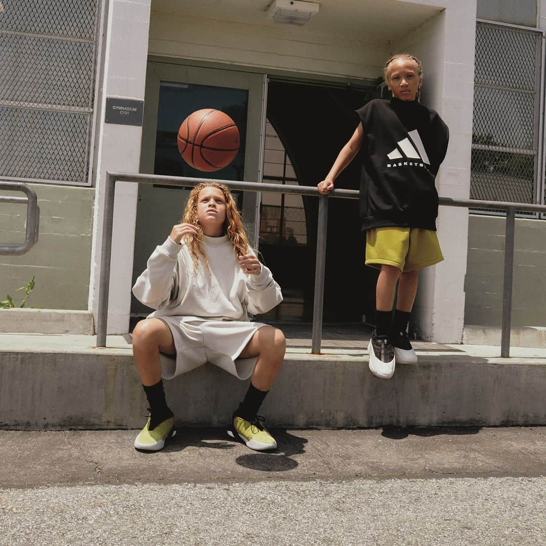 ABC-MART Grand Stageさんのインスタグラム写真 - (ABC-MART Grand StageInstagram)「・ ＜7/26 (Wed) Release＞  【adidas BASKETBALL THE 2023 COLLECTION -Chapter03-】  アディダス　バスケットボールが放つ、THE 2023 COLLECTIONの第三章より アパレルコレクションが登場！  ＜取扱い店舗＞  ABC-MART GRAND STAGE池袋店 ABC-MART GRAND STAGE銀座店 ABC-MART GRAND STAGEﾀﾞｲﾊﾞｰｼﾃｨ東京 ﾌﾟﾗｻﾞ店 ABC-MART GRAND STAGE渋谷店 ABC-MART GRAND STAGEあべのｷｭｰｽﾞﾓｰﾙ店 ABC-MART GRAND STAGE LINKS UMEDA店 ABC-MART GRAND STAGE阪急西宮ｶﾞｰﾃﾞﾝｽﾞ店 ABC-MART GRAND STAGEららぽーと福岡店 ABC-MART GRAND STAGE浦添ﾊﾟﾙｺｼﾃｨ店 ABC-MART GRAND STAGE ONLINE STORE   #abcmart #abcマート #abcmartgrandstage #adidas #アディダス #RememberTheWhy  @adidastokyo」7月26日 9時00分 - abcmart_grandstage
