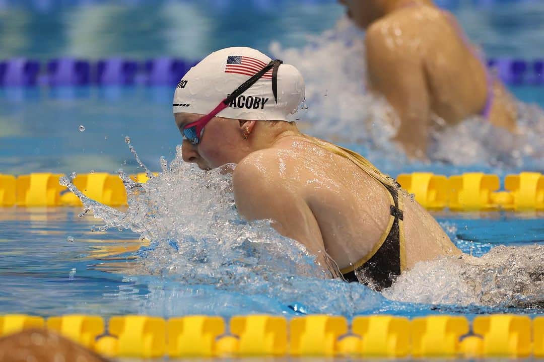 arenausaのインスタグラム：「@lydiaalicee_ charging hard to take home the 🥉 in the 100 Breast!  Congrats Lydia!」