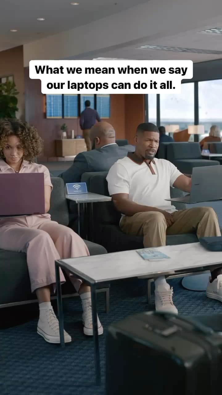 インテルのインスタグラム：「Intel Wi-Fi 6E ✔️  Phone syncing ✔️ Sounding your best ✔️ And even more. #IntelEvo laptops have it all so @corinnefoxx & @iamjamiefoxx can get everything done. And we mean *everything*.」