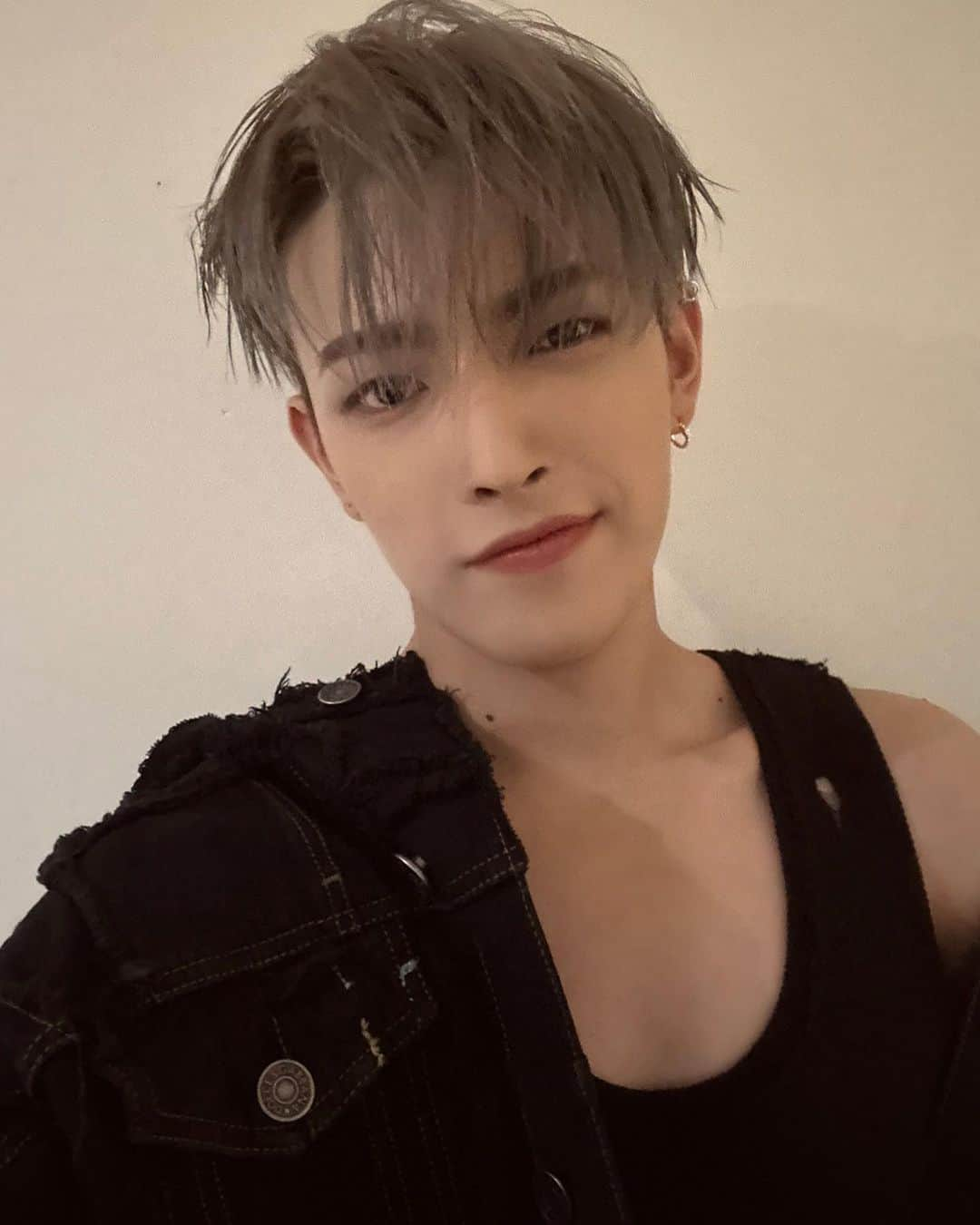 ATEEZさんのインスタグラム写真 - (ATEEZInstagram)「[#Hong_stagram] 🙋‍♂  #ATEEZ #에이티즈 #HONGJOONG #홍중 #COSMOPOLITAN」7月26日 0時24分 - ateez_official_