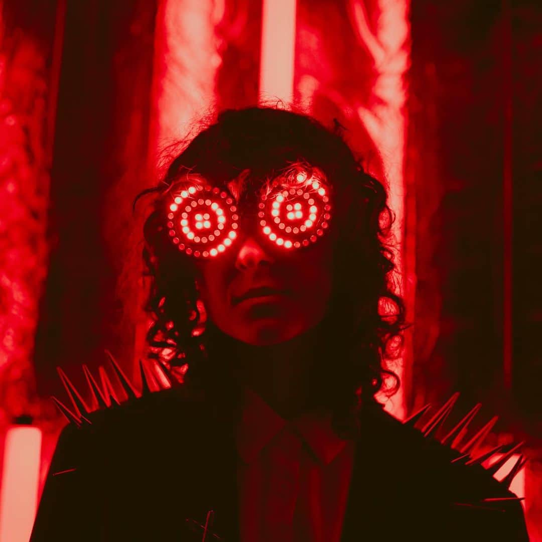 Alternative Pressさんのインスタグラム写真 - (Alternative PressInstagram)「Rezz has delivered the goth soundtrack of the summer with the release of her new EP 'IT'S NOT A PHASE.' And to prove it, here are 10 utterly nostalgic goth songs, picked by Rezz.」7月26日 0時30分 - altpress